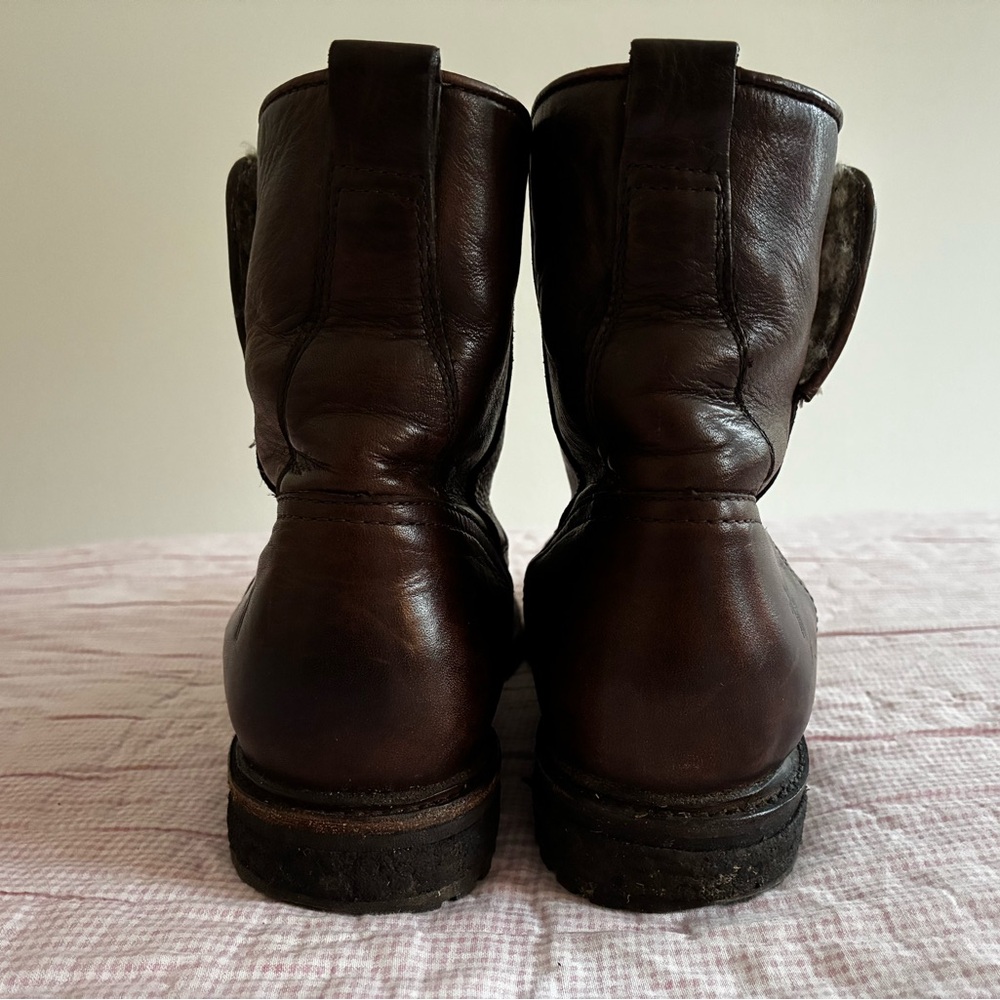 Women’s Frye Brown Leather Boots with Shearling Lining throughout - Picture 3 of 7